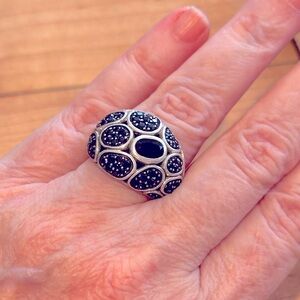 John Hardy Kali Pebble Sterling Silver/Black
Chalcedony/Black Sapphire Lava Ring